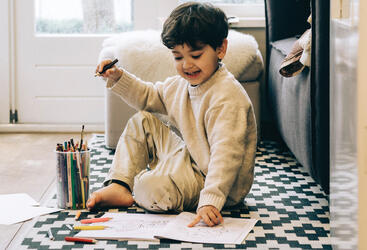 Knutselactiviteit: Kleuren, kijken, kletsen