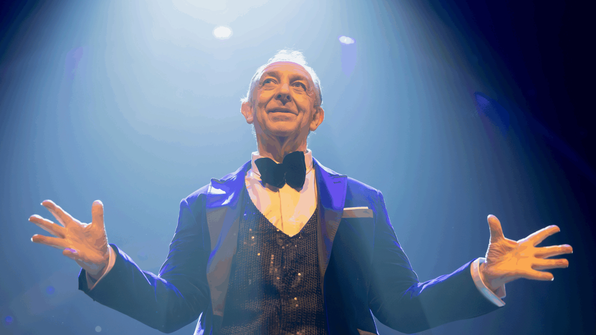 Ons pap wil bij de revue