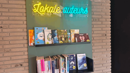 Opening boekenplank Lokale auteurs