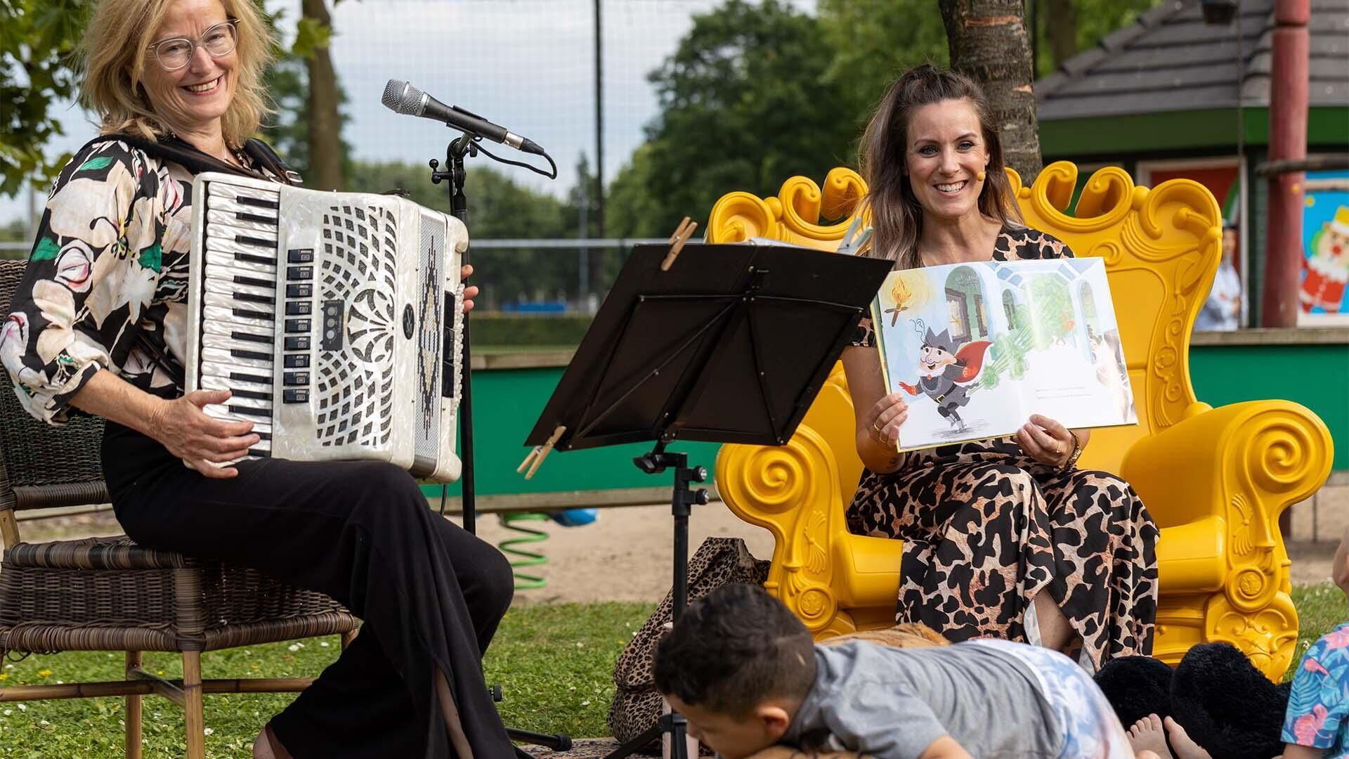 Voorlezen op het plein