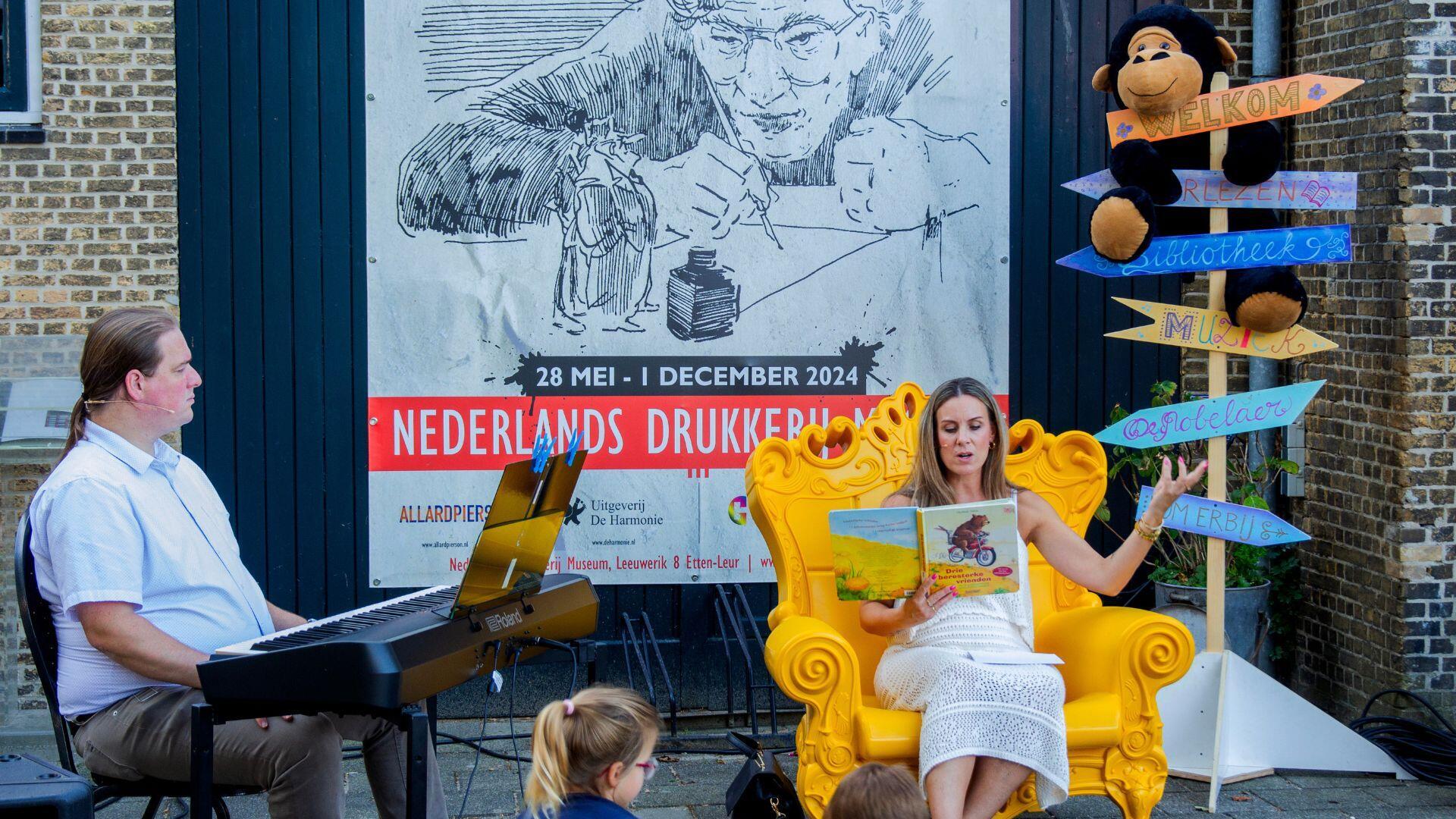 Voorlezen op het plein