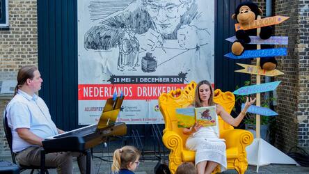 Voorlezen op het plein